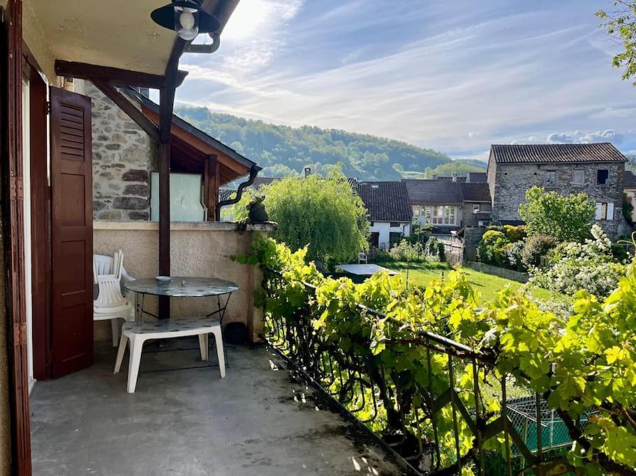 La Petite Ourse Maison De Village A Oust Exteriér fotografie