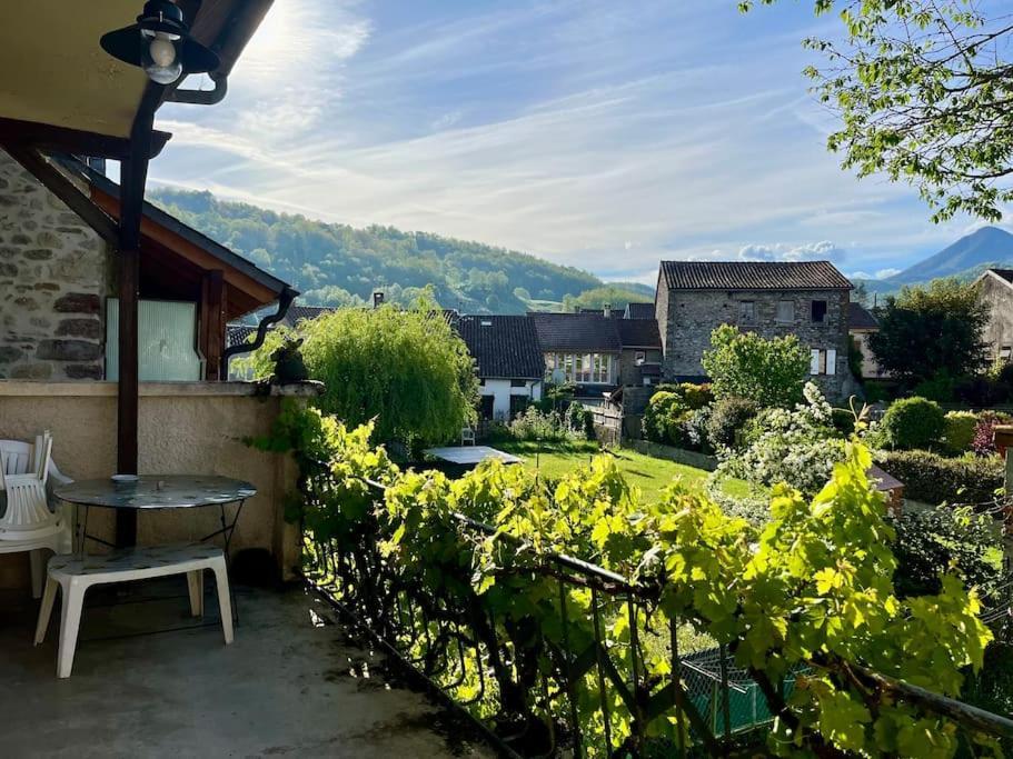 La Petite Ourse Maison De Village A Oust Exteriér fotografie